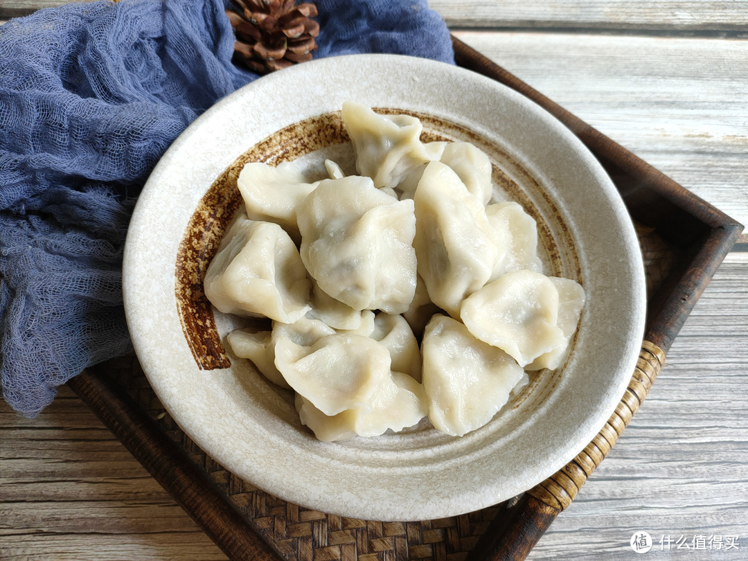 遇上这菜别错过,包饺子那叫一个鲜美,再不吃就错过了